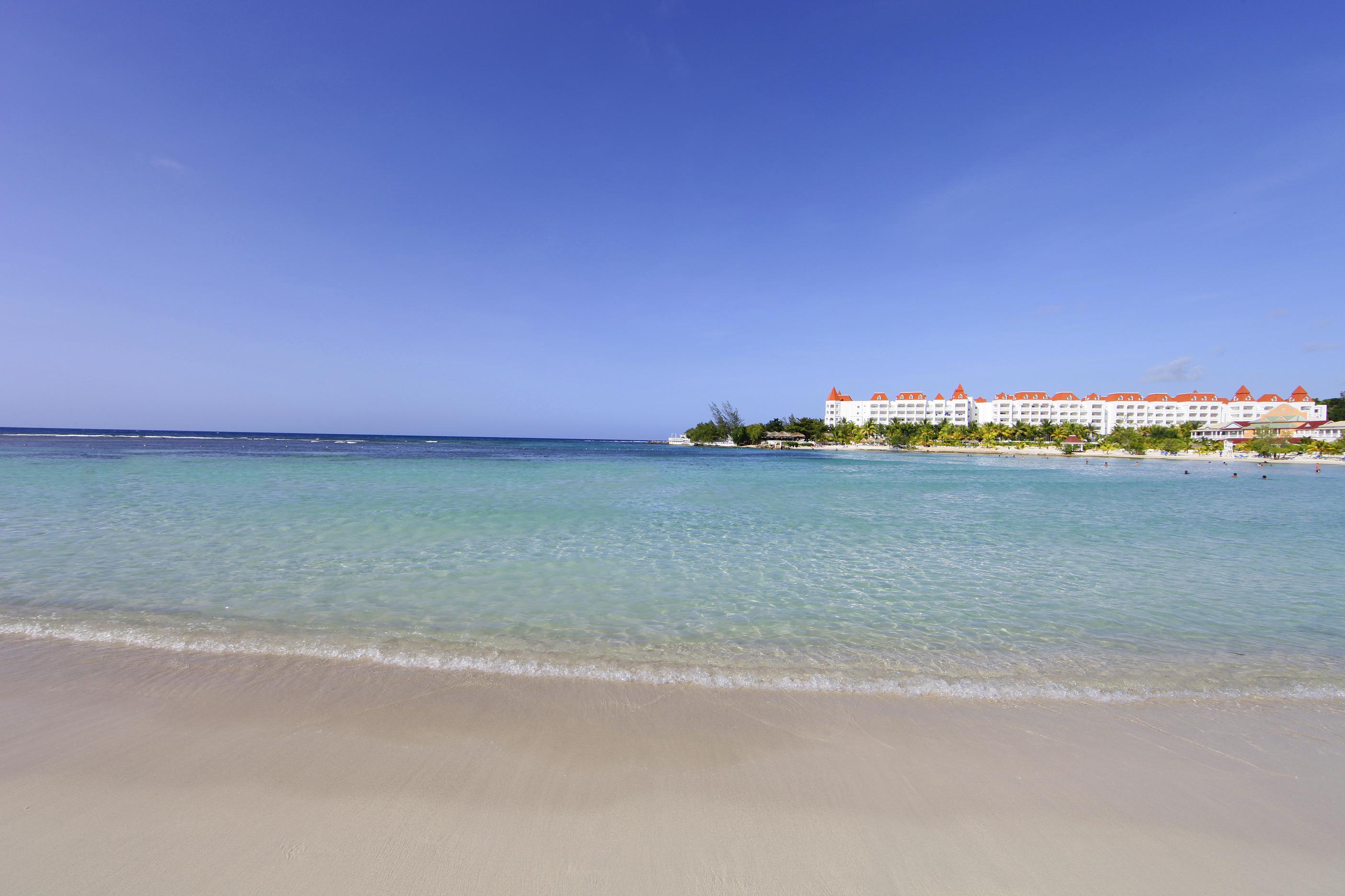 バイア プリンシペ グランド ジャマイカ オール インクルーシブ ランアウェイ・ベイ エクステリア 写真 Beach at Grand Palladium Resort and Spa