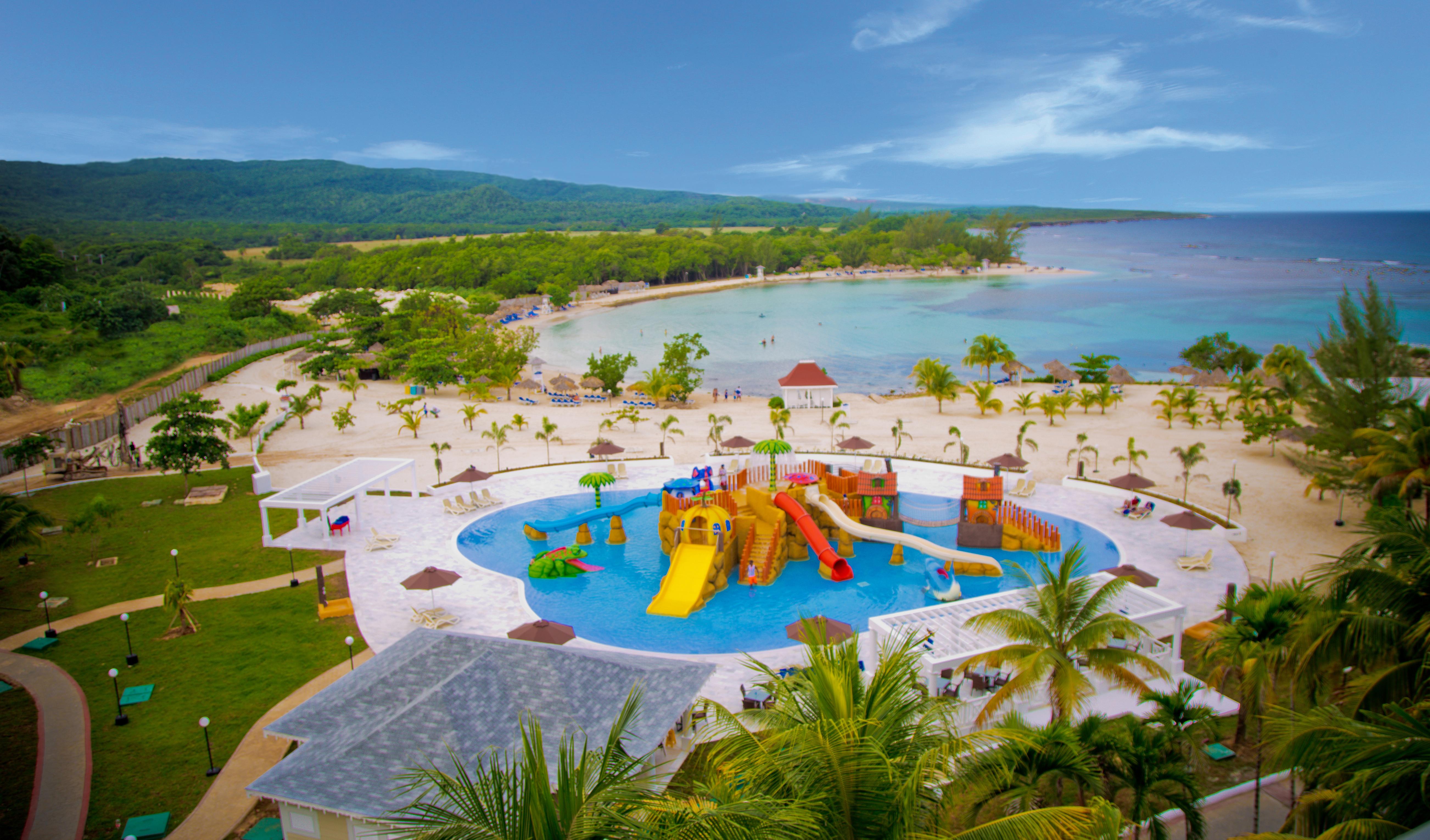 バイア プリンシペ グランド ジャマイカ オール インクルーシブ ランアウェイ・ベイ エクステリア 写真 Aerial view of Beaches Negril