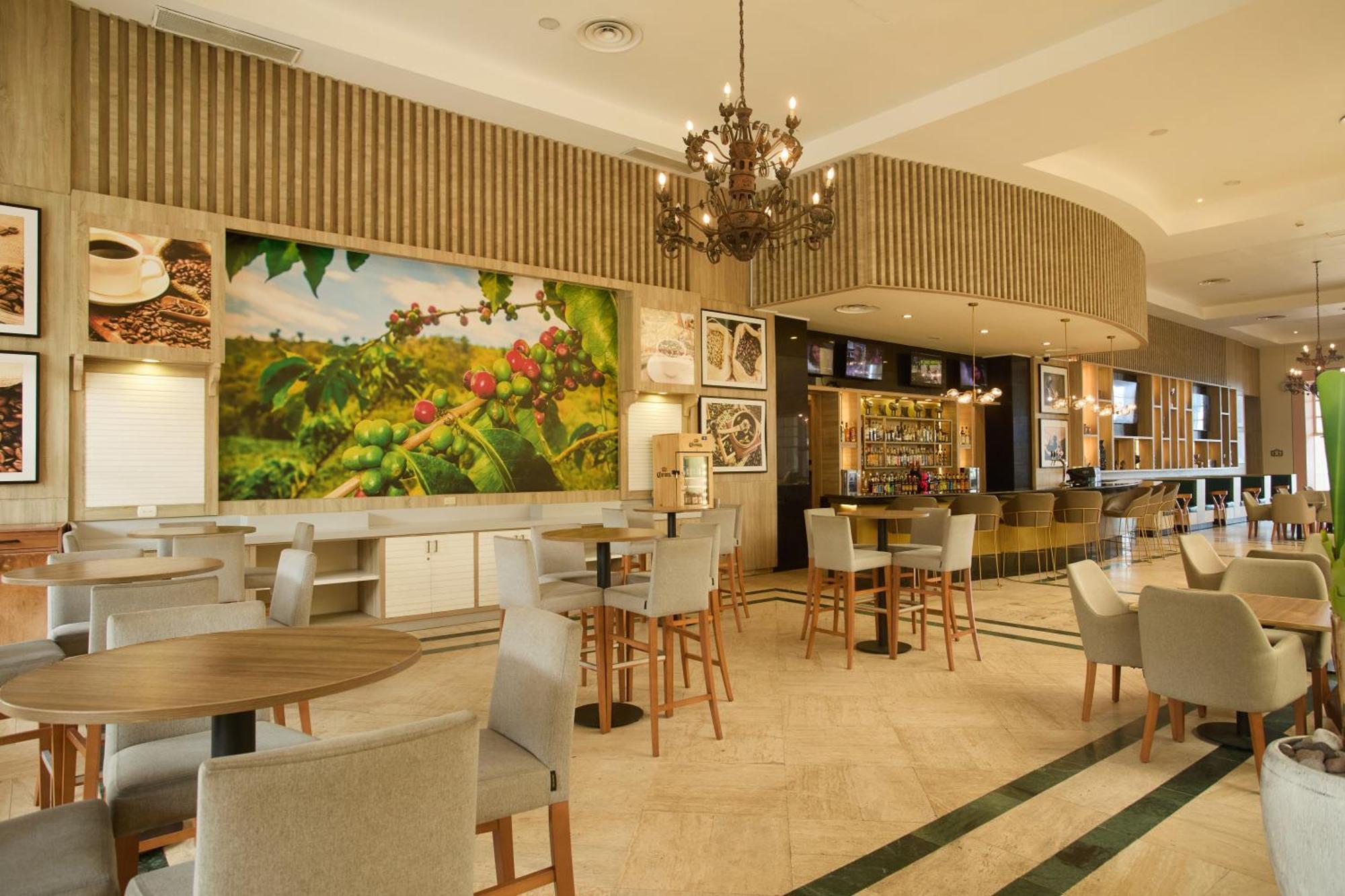 バイア プリンシペ グランド ジャマイカ オール インクルーシブ ランアウェイ・ベイ エクステリア 写真 The interior of the restaurant