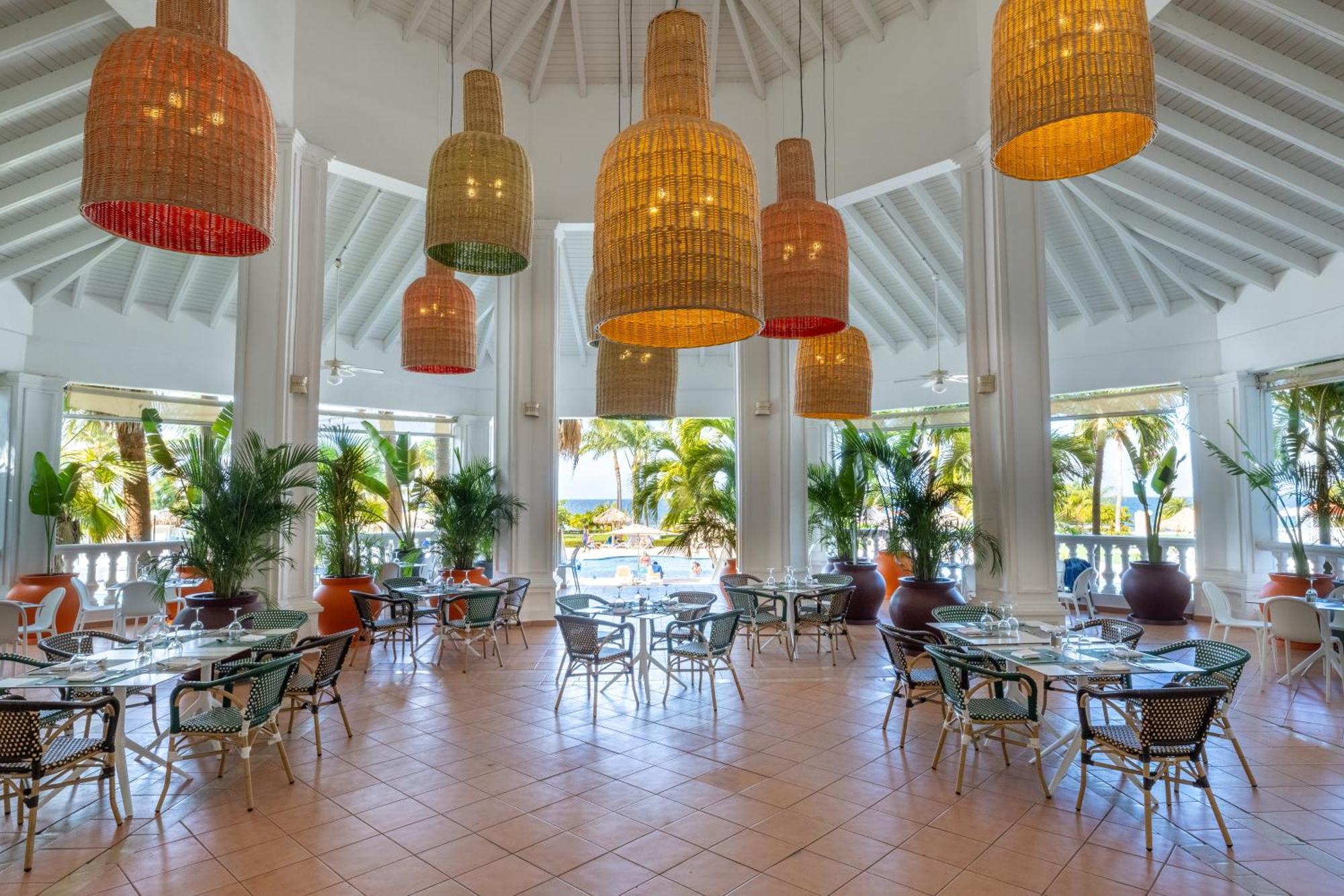 バイア プリンシペ グランド ジャマイカ オール インクルーシブ ランアウェイ・ベイ エクステリア 写真 Restaurant at the Hotel