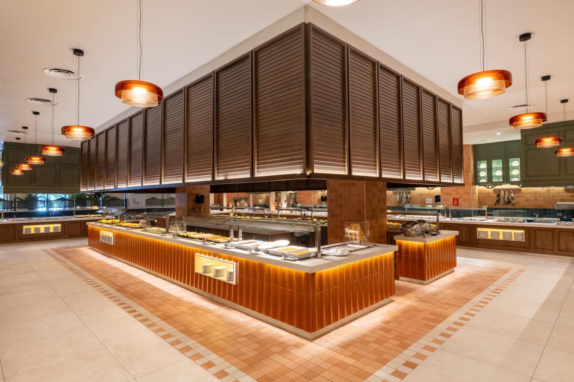 バイア プリンシペ グランド ジャマイカ オール インクルーシブ ランアウェイ・ベイ エクステリア 写真 The buffet at the hotel