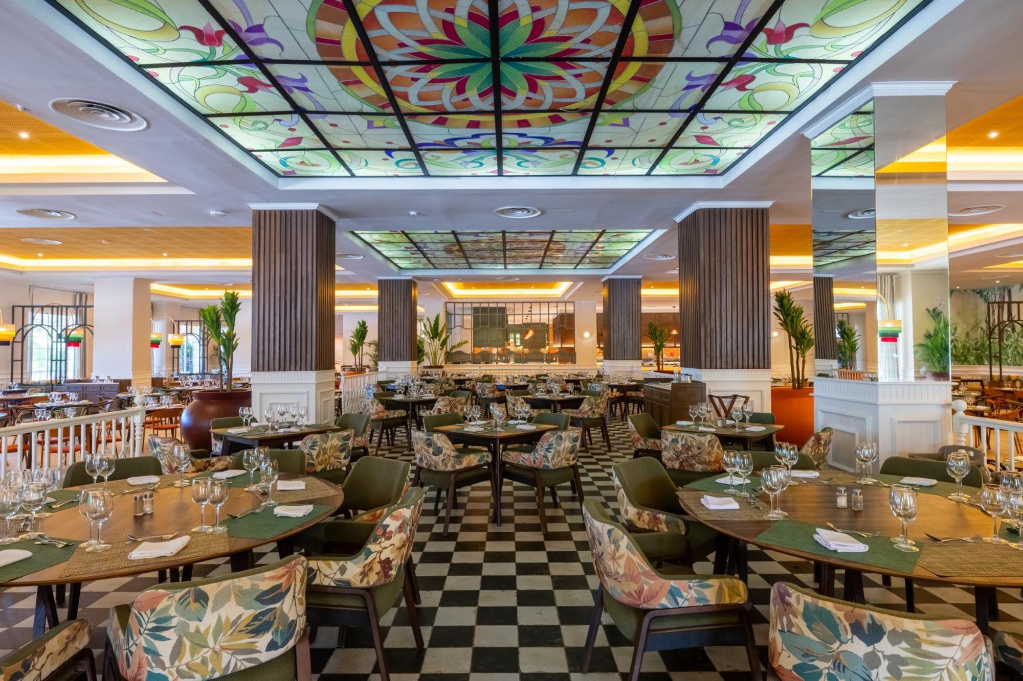 バイア プリンシペ グランド ジャマイカ オール インクルーシブ ランアウェイ・ベイ エクステリア 写真 The restaurant